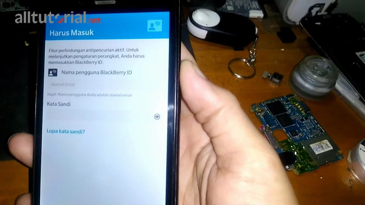 Blackberry Hard Reset || Dalam video ini, Saya akan tunjukkan bagaimana cara mereset / hard reset mo. 