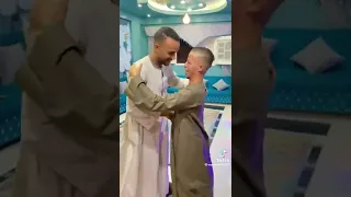 انا انا جاي جاي هنا هنا عشان ابارك لاخويا واقول له يا عريس يا عريس يا عريس يا عريس 