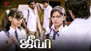 jeeva movie scenes vishnu vishal caught sri divya in the act vishnu vishal
