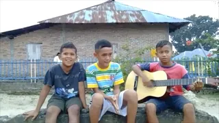 Download LAGU BATAK   ESTERLINA COVER BY TRIO ANAK SD HD MP3