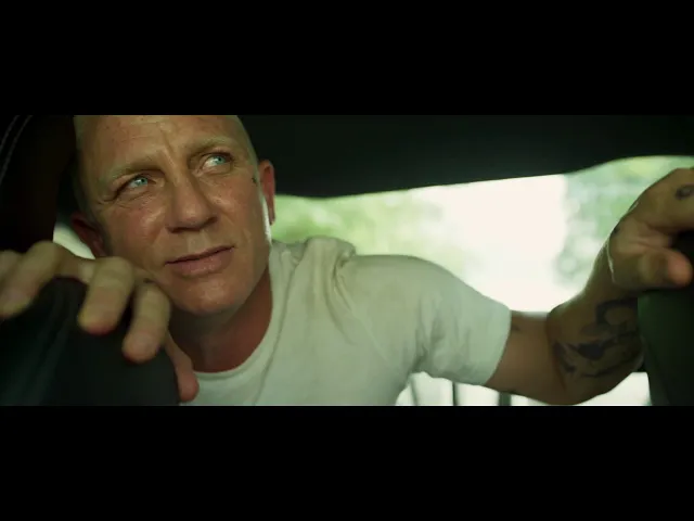 La truffa dei Logan | Clip 'Non sbirciare!'