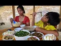 Download Lagu The woman fertilized the corn and then went fishing with her son to cook. | Lý Thương country life