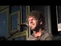Billy Currington - Must Be Doing Something Right