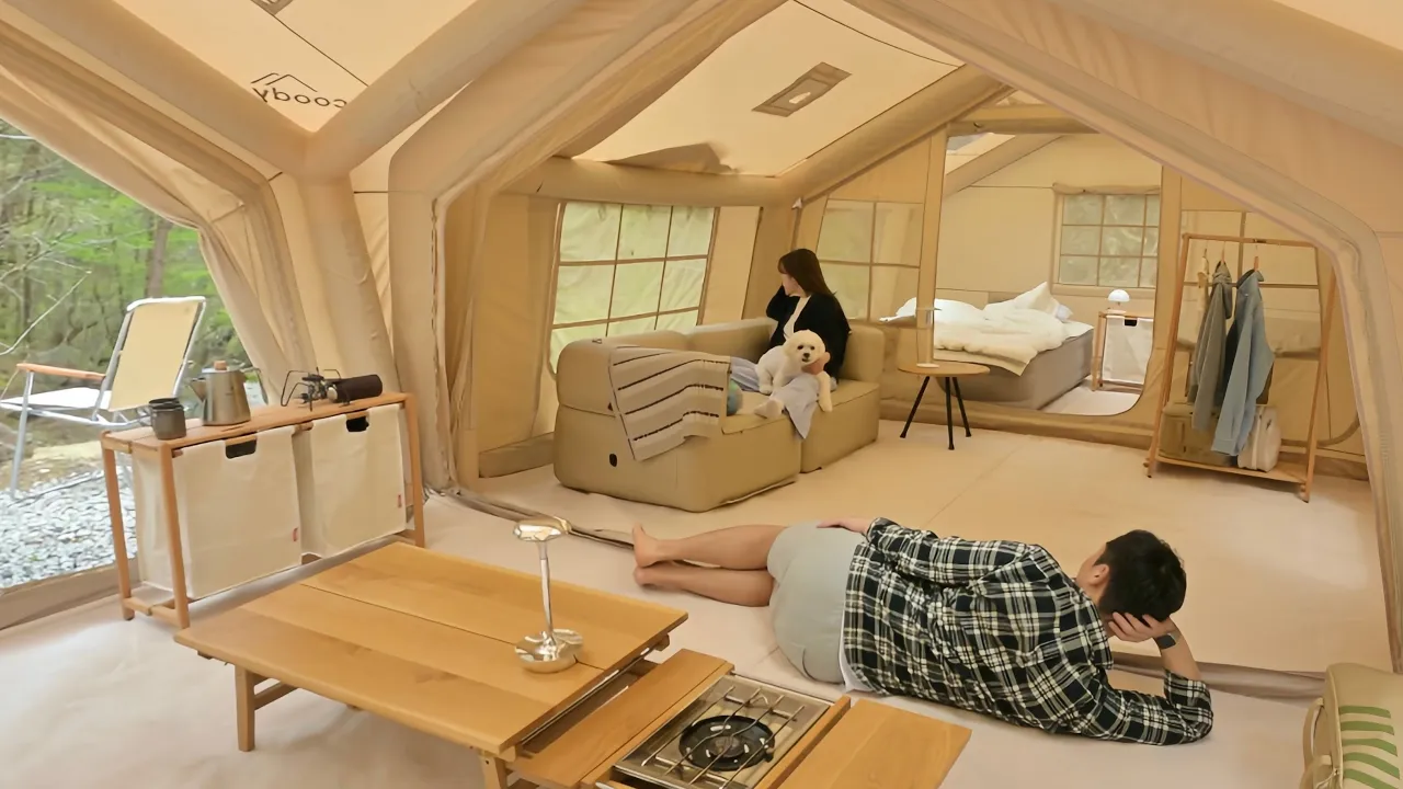 주문하면 오는 거실 1개, 방 2개짜리 이동식 주택🏘️ 한국인이 가장 많이 선택한 에어텐트ㅣ쿠디 13.6+허브쉘터 도킹 썸네일