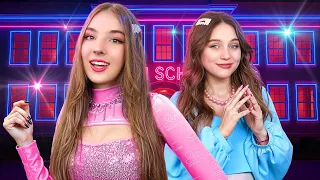 فتيات تيم تين الثريات في الجامعة فتاة غير محبوبة ضد مشهورة في المدرسة 