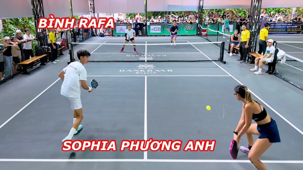 Sophia Phuong Anh vs Binh Rafa