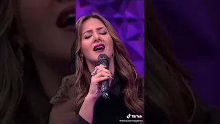 الفنانة دنيا سمير غانم تغني اه لو لعبت يازهر بطريقتها للمطرب احمد شيبة     دندنها