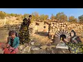 Download Lagu In de stilte van de bergen bouwt een hardwerkende moeder een muur met liefde - Mina's verhaal
