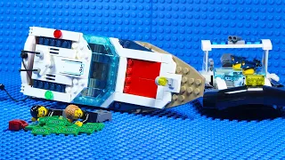 LEGO City Emergency Police Boat Crashes into Thieves' Boat & Arrests Them