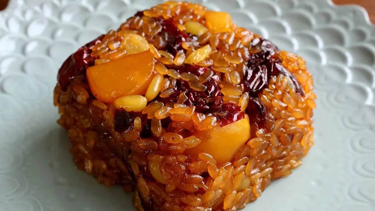 Yaksik (Sweetened Rice with Dried Fruits & Nuts: )