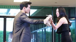 بتتورط مع رئيس مافيا غني ووسيم فبيجبرها تتزوجوا بالغصب مقابل تدفع ديون أبوها أو فأخير بيحبها كامل 