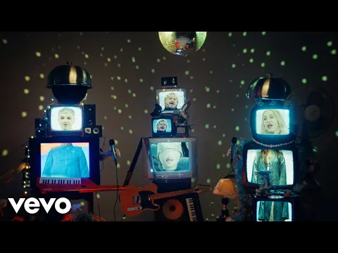 Video Thumbnail: Miranda!, Santiago Motorizado - Extraño (Official Video)