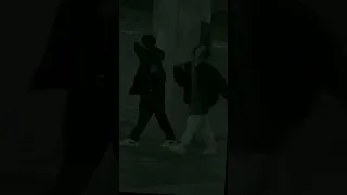 اتمشى معاها ونتكلم 