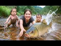 Download Lagu Catching 100kg+ Giant Catfish \u0026 Carp by Hand in the River to Sell at the Market with my Children