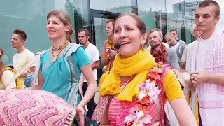 Download hare krishna hare rama • parade • moscow • russia • gaia MP3