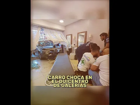 Carro Choca En El Duicentro De Galerías