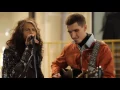 Lagu Impresionante: Steven Tyler de Aerosmith sorprende a un músico callejero