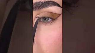 ميكب فستان أخضر 