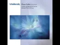 Swan Lake, Op. 20: Act II: 10. Scène: Moderato; Piu mosso - Michael Tilson Thomas, London Symphony Orchestra, Pyotr Ilyich Tchaikovsky & Alexander Barantschik