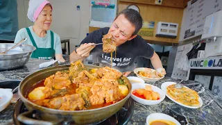 Best Korean Food HUGE BONE HOTPOT 5 Must Eat Foods in Seoul