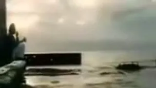 متسبنيش مع ناس بيخونوا ناس جرحه وعاملين بيصونوا ليه يابحر اهون عليك 