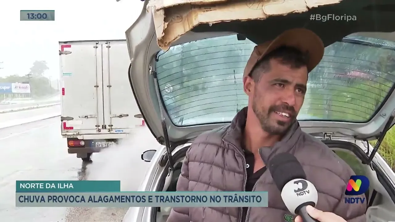 Chuva provoca alagamentos e transtorno no trânsito, em Florianópolis