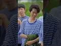 거지가 70년대 기근 시대로 타임슬립, 물에 빠진 미녀를 구했다! 휴대 공간이 각성해 무한 물자로 교환, 미녀가 자원해서 그와 결혼한다!