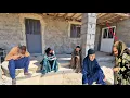 Download Lagu 👵 Caring grandmother: 🚨 Najme in an emergency!