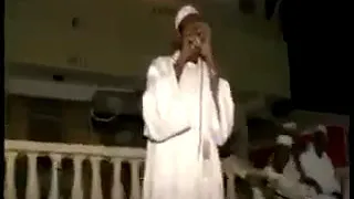 المنشد محمد صديق ود ام عضام في رائعة الأستاذ اذا ما لاح برق بالنجود 