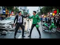 Lagu Bị Tài Xế Ô Tô Vừa Đánh Vừa Chửi Sau Va Chạm, Anh Xe Ôm Chỉ Im Lặng Chịu Trận Cho Đến Khi Hắn Đụng Đ