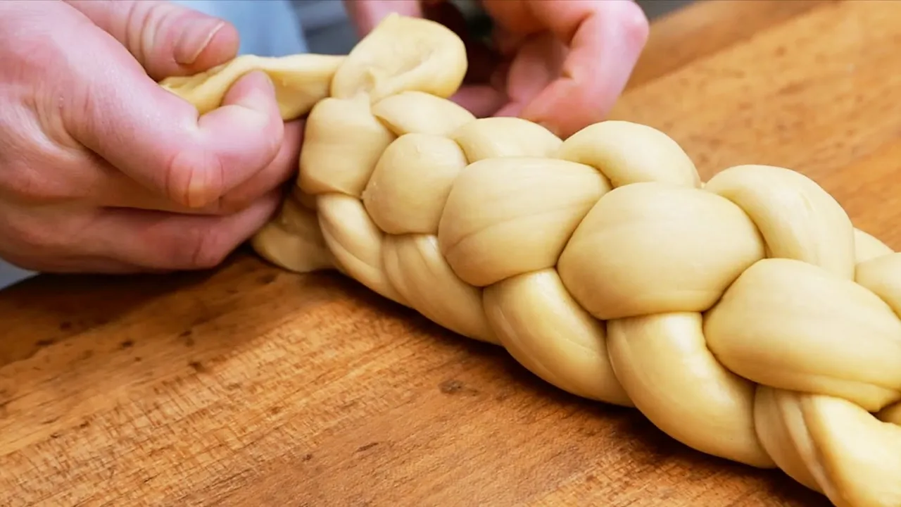 American Food - The BEST CHALLAH BREAD in New York City! Russ & Daughters NYC