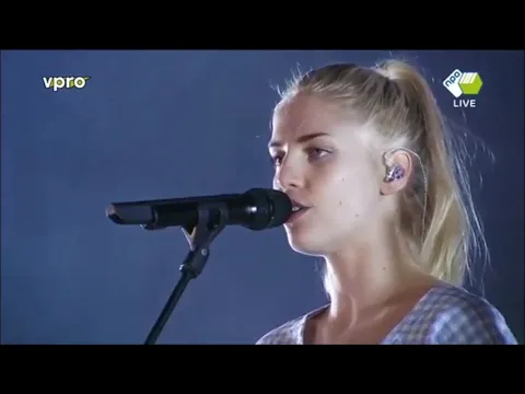 Download MP3 London Grammar - Nightcall(Live at Lowlands 2017)