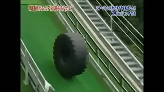 トリビアの泉名シーン 重機のタイヤ 