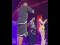 Karol cantando "Ya Superame" junto a Grupo Firme, en Hidalgo, TX.