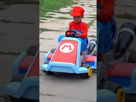 Mario süper arabasıyla traktörü kurtarmaya geliyor! 🚗 #shorts