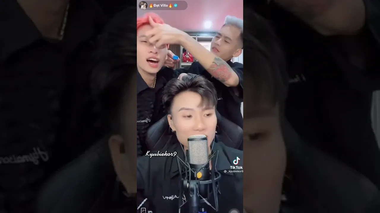 Tuan anh Mengganti lirik Dgn nama Vi langsung Fo sama Joko