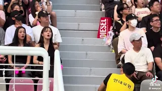 Idols Reaction To Lisa ROCKSTAR On Deadline Tour Day 2 Goyang Lisa Blackpink 