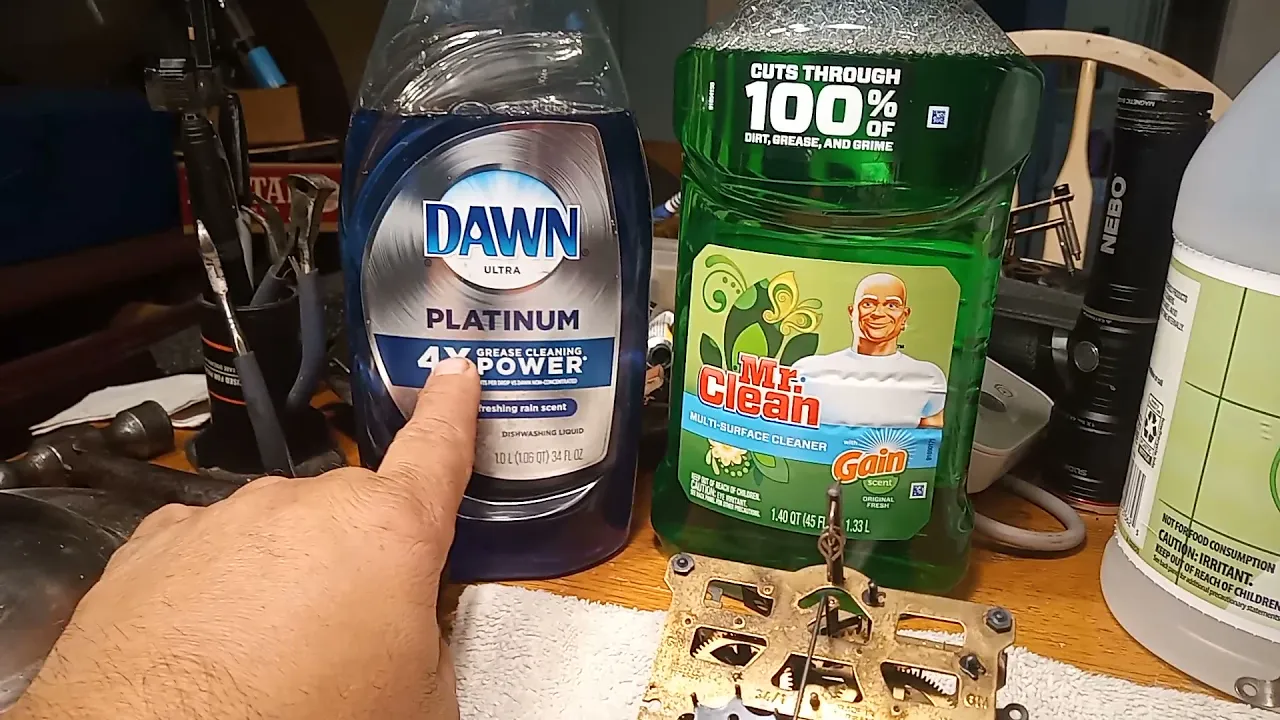 Cleaning clock movements and cuckoo clock movements with a ultrasonic cleaner 20211205 190058