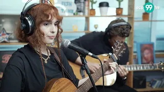 עטרה אוריה ילד מטריה לייב באולפן ן השאלון של Eco99fm 