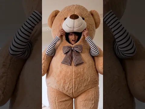 บรีแอนนาแกล้งเคทด้วยชุดหมีตัวยักษ์