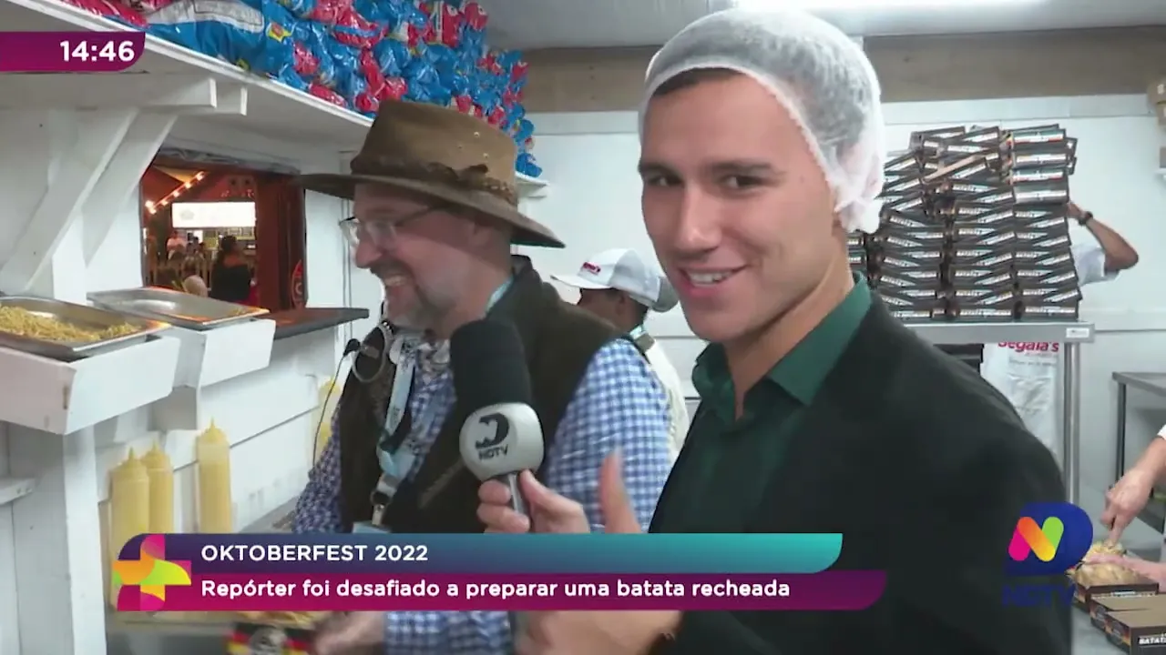Oktoberfest 2022: repórter foi desafiado para preparar uma batata recheada