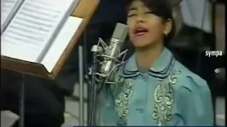 شيرين عبد الوهاب وهى طفلة تغنى ست الحبايب 