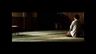 وتنهال كل همومي عليا وإن نظرة نحو باب السماء تعيد الرجاء لقلبي نديا 