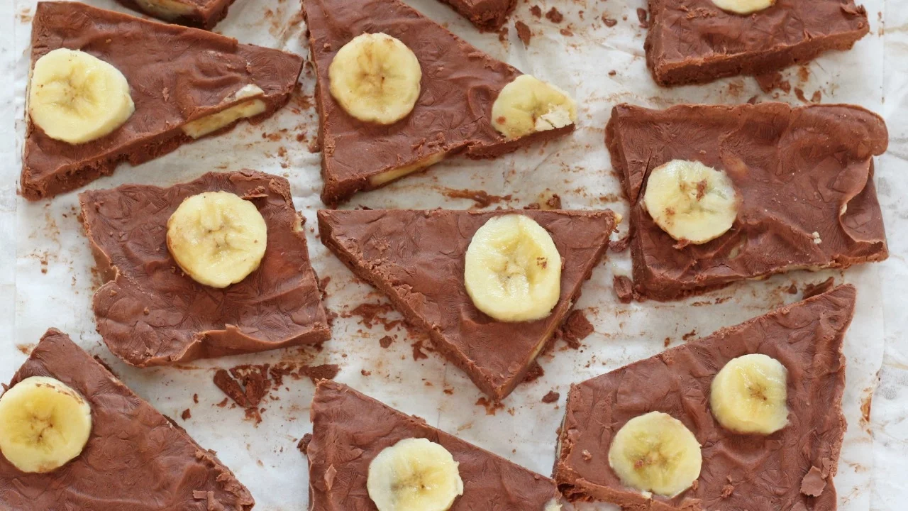 Chocolate Banana Frozen Yogurt Bark   Healthy Snacks for Kids