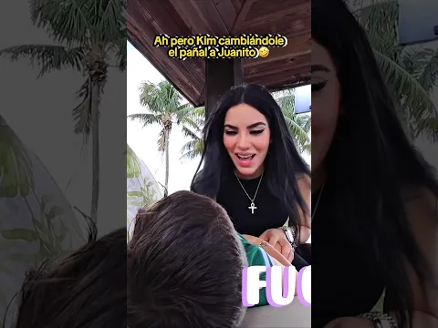 JUAN VS KIM CAMBIANDO EL PAÑAL A JUANITO 😂 | #jukilop #shorts #kimberlyloaiza