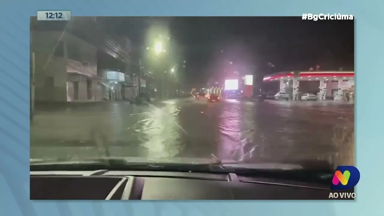 Chuva forte deixa pontos de alagamento em Tubarão