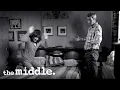 Download Lagu Mike and Frankie's Big Three Classic Couples Fights | The Middle