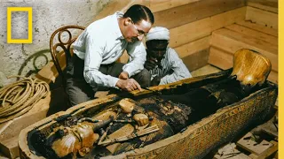 the excavation of tutankhamun s mummy king tut in color