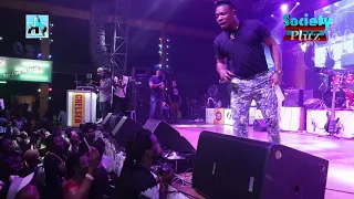 mr real with his legbegbe lyric at felebration