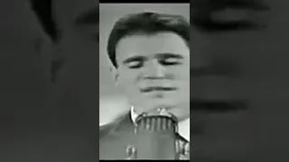 مذا أقول لأدمعي 